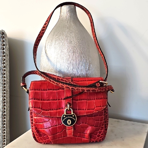 Dooney & Bourke Handbags - Dooney & Bourke Crossbody